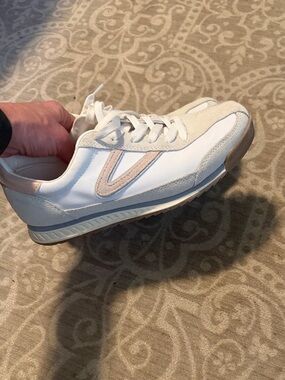 Tretorn White and blush  Sneakers retro jogger sneakers women size 7.5